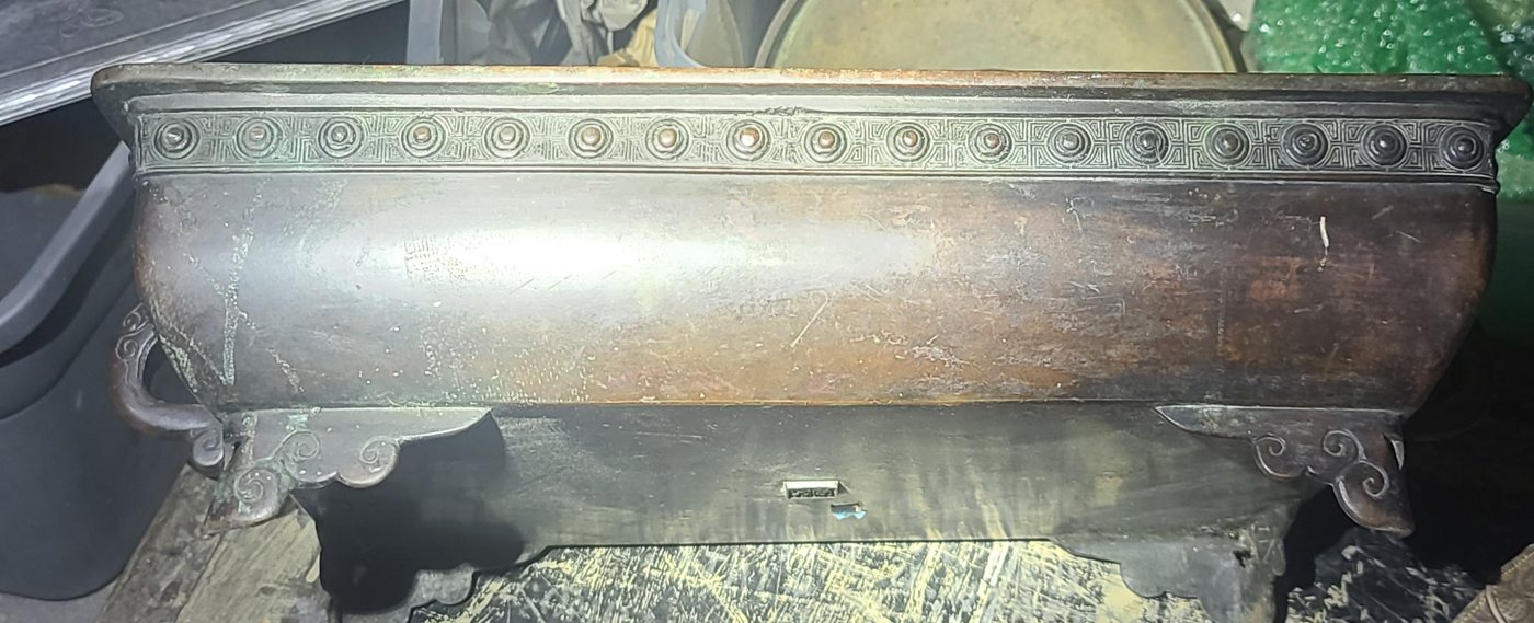 Large rectangular bronze bonsai basin (suiban) with boss-band rim, scroll handles and cast seal mark