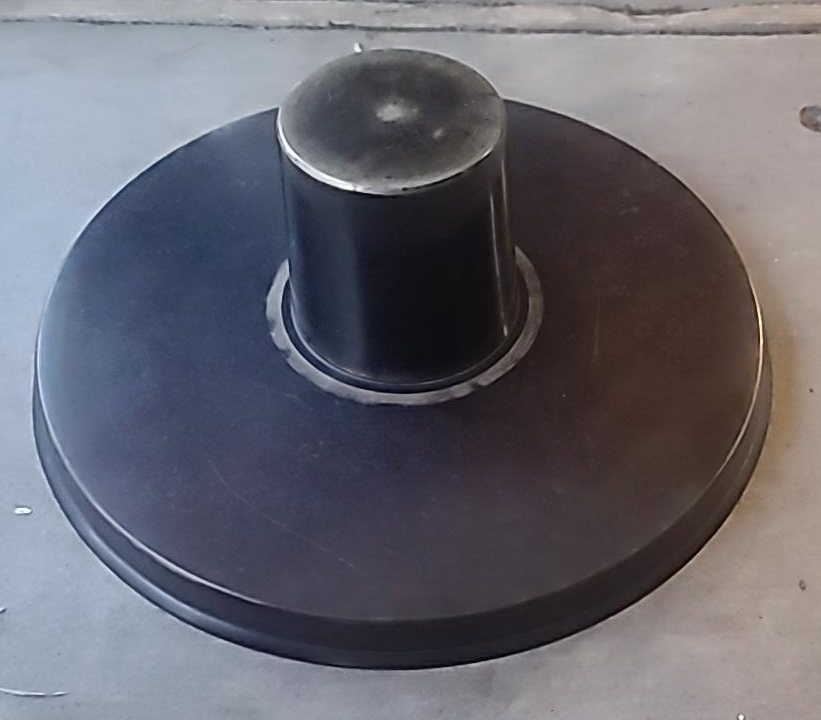 Heavy round bronze pedestal bases, black patina, threaded centre socket
