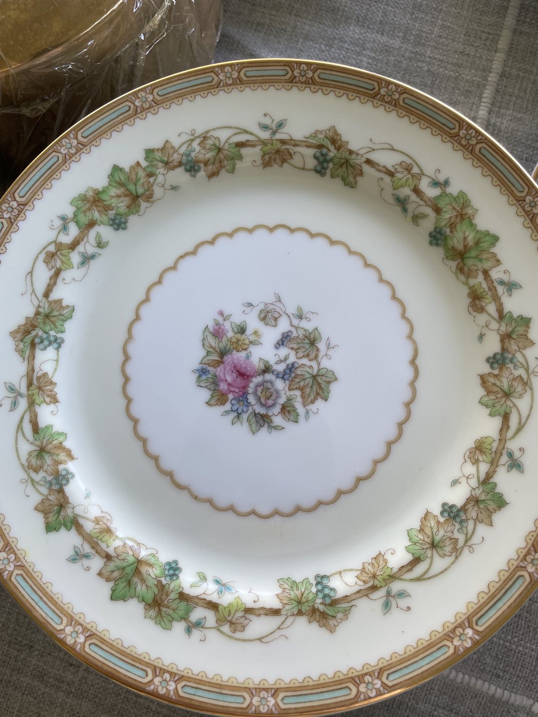 Noritake "Concord" (pattern 4915) dinner service, probably service for 12 or more